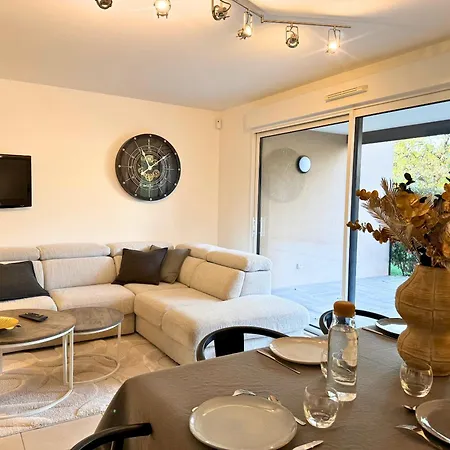 Apartman Spacieux Duplex De Standing Avec Piscine & Parking Saint-Raphaël