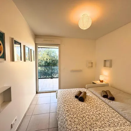 Spacieux Duplex De Standing Avec Piscine & Parking Saint-Raphael (Var)